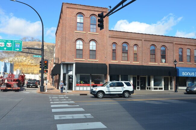 Primary Photo - 205 Plum St