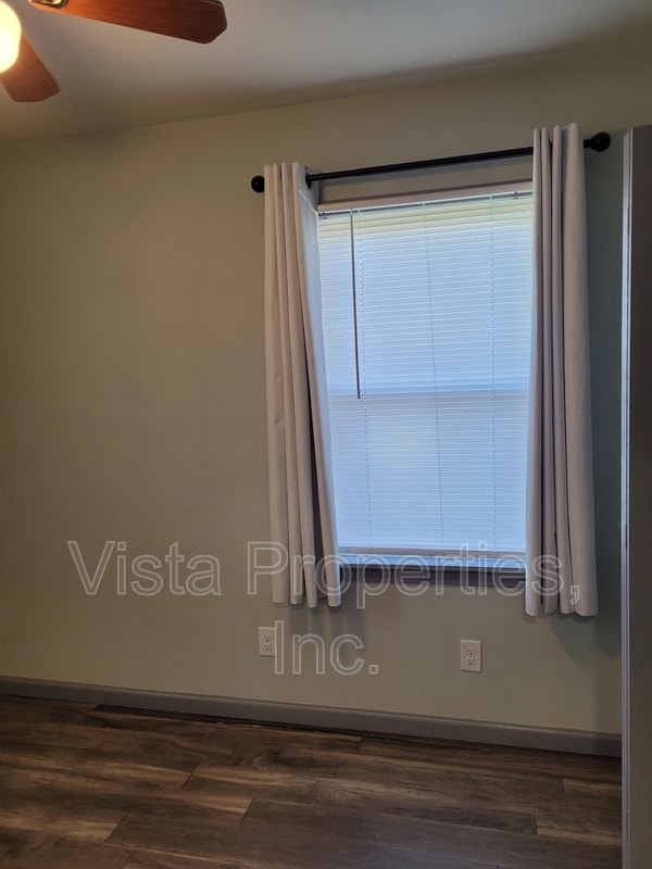 Building Photo - 127 Boston Ct