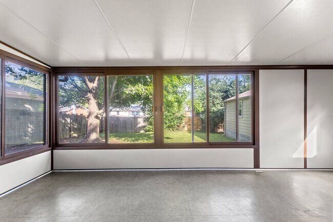 Building Photo - 2125 Talisman Rd