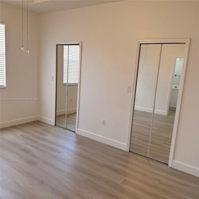 Building Photo - 12185 SW 125th Ct