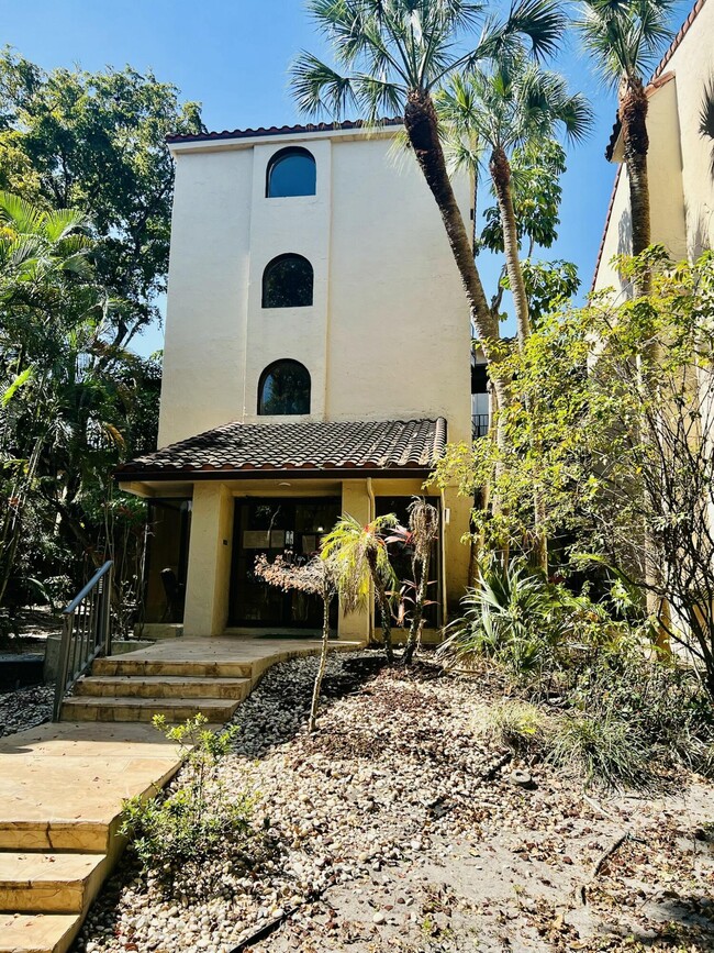 Primary Photo - 6060 S Falls Cir Dr
