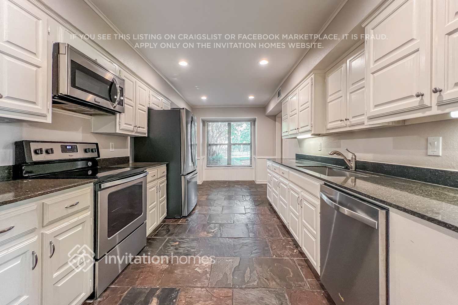 Building Photo - 404 Columbia Dr