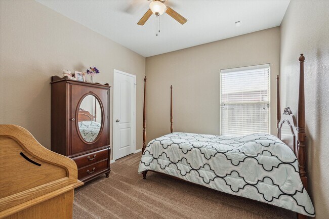 Building Photo - 919 E Tide Bay Cir