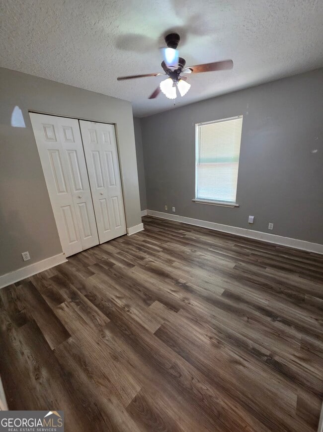 Building Photo - 516 S Arizona St