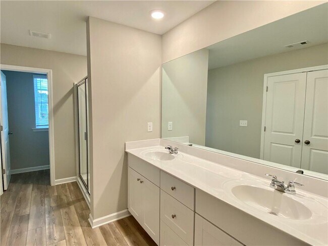 Building Photo - 4412 Grosbeak Dr