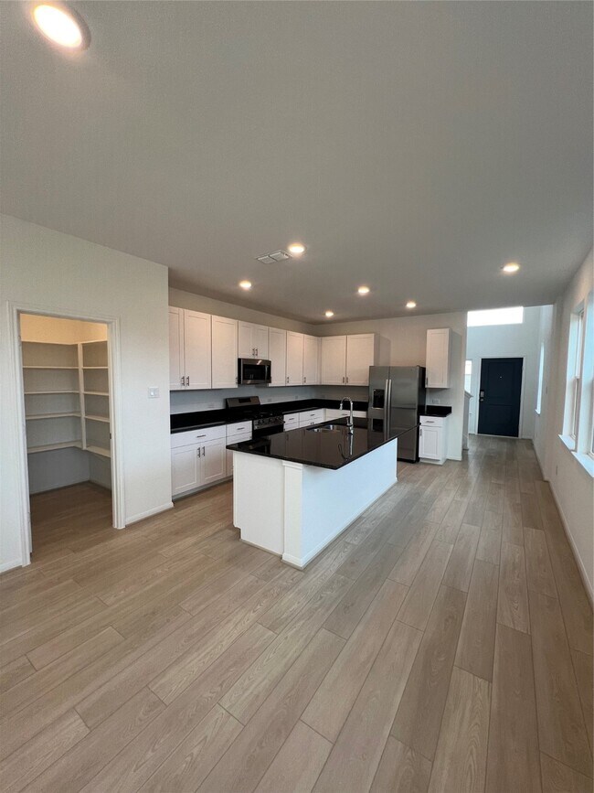 Building Photo - 2710 Misty Mdw Ln