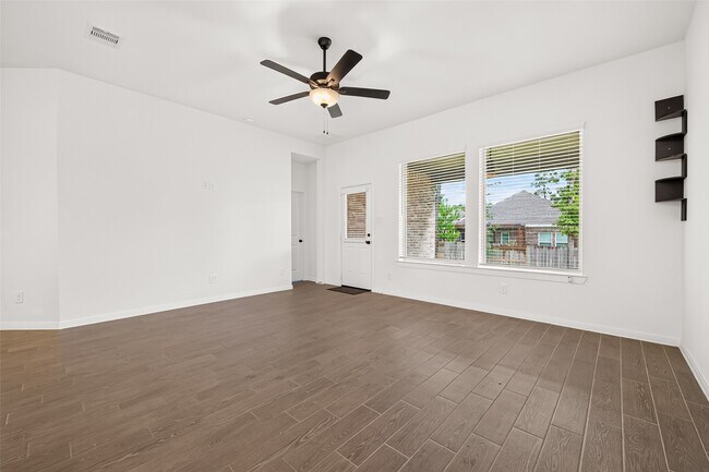 Building Photo - 453 Embden Rim Dr