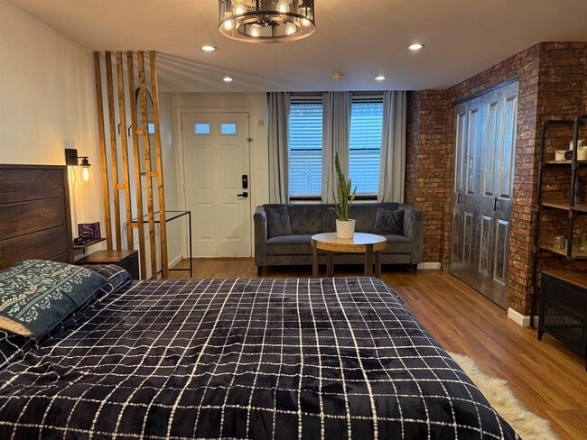 Building Photo - 42 Willow Wood Ct