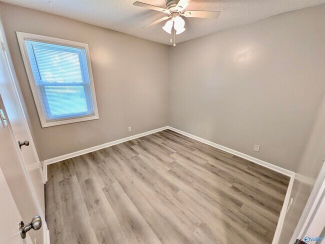 Building Photo - 14012 Hurstland Dr SW