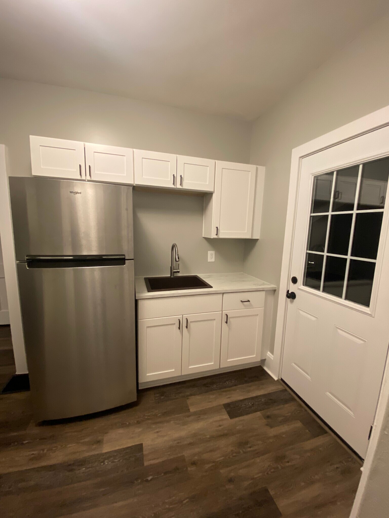 Building Photo - 2112 Cathedral Ave