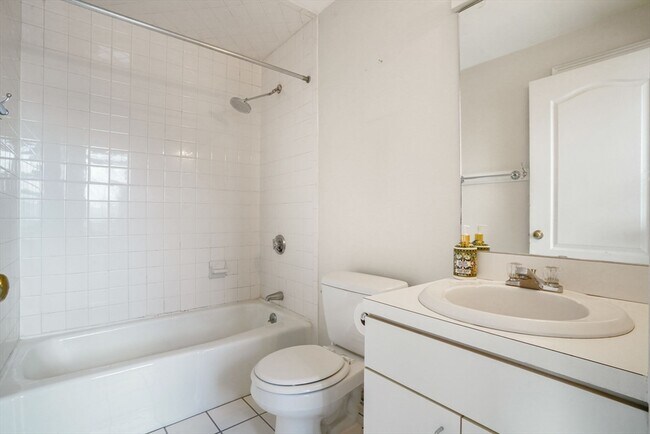 Building Photo - 533 Columbus Ave