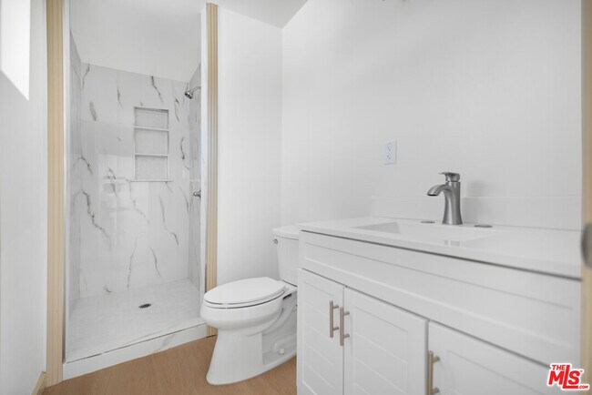 Building Photo - 1120 W 110th St