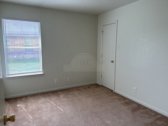 Building Photo - 2104 Schorn Dr
