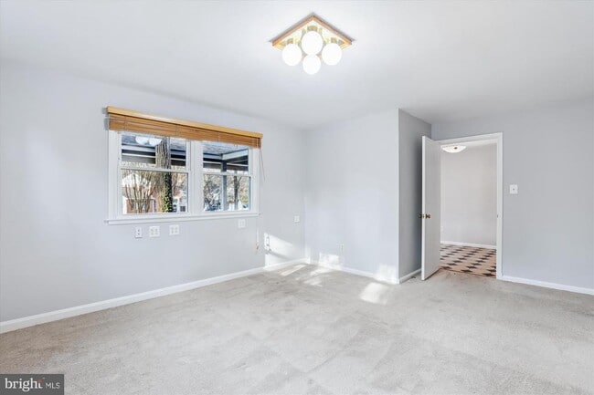 Building Photo - 6154 Beachway Dr