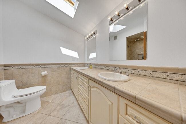 Building Photo - 16439 Kingsbury St