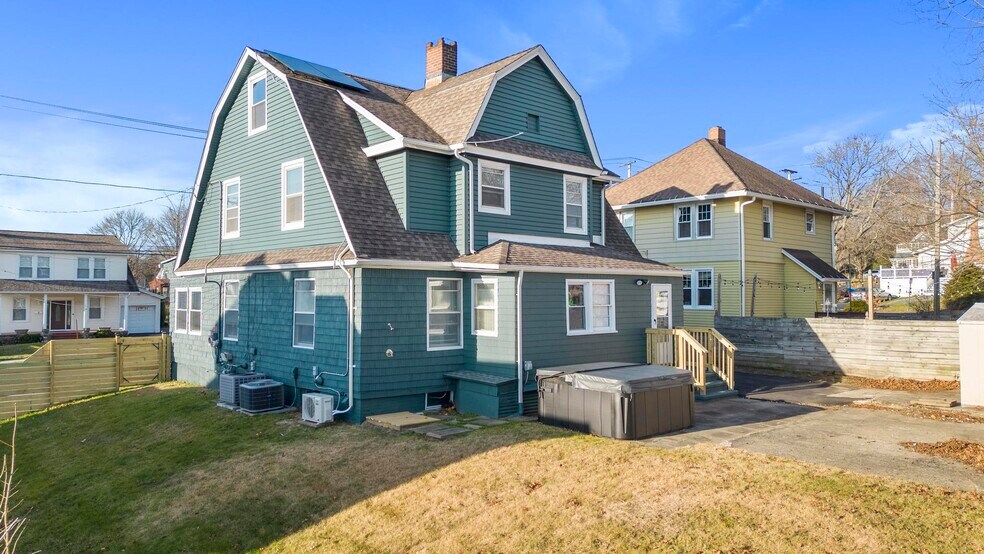 Building Photo - 11 Seaview Ave