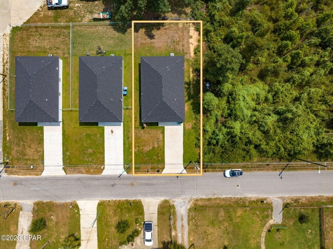 Building Photo - 526 Camellia Ave