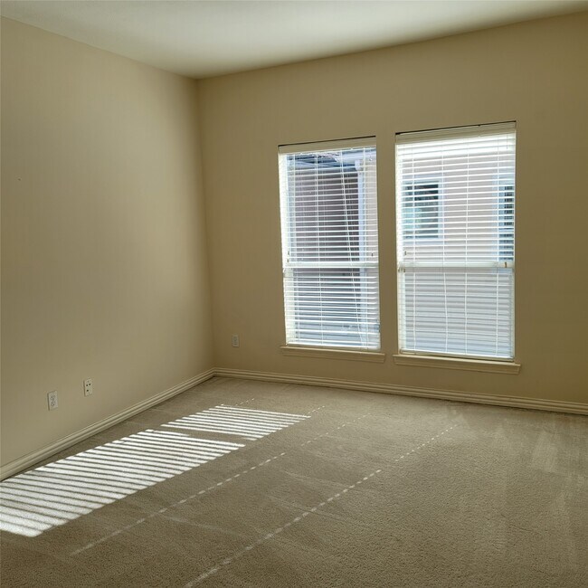 Building Photo - 7111 Harmony Cove