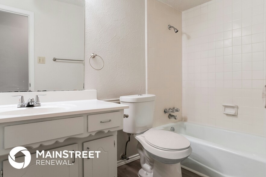 Building Photo - 1826 El Paso St