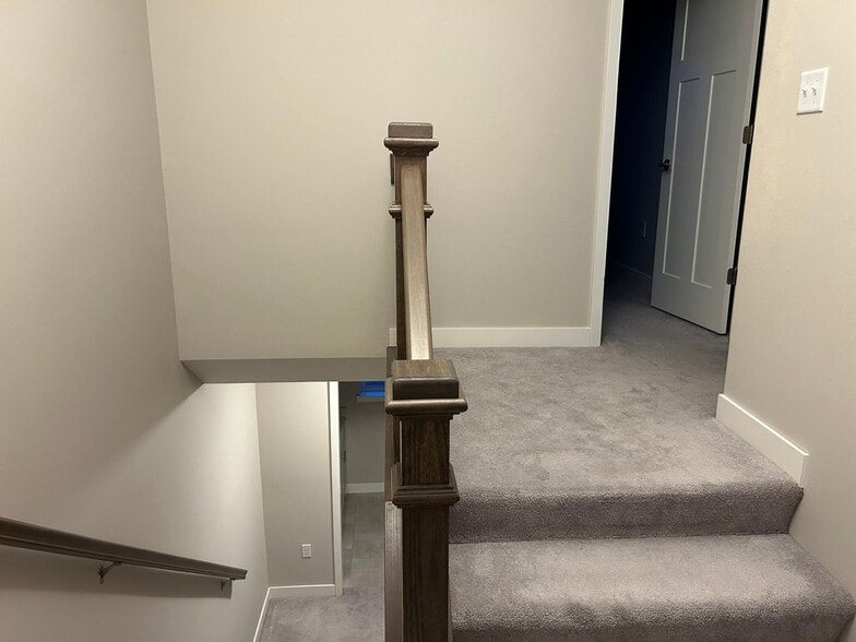 Building Photo - 300 Clark Dr