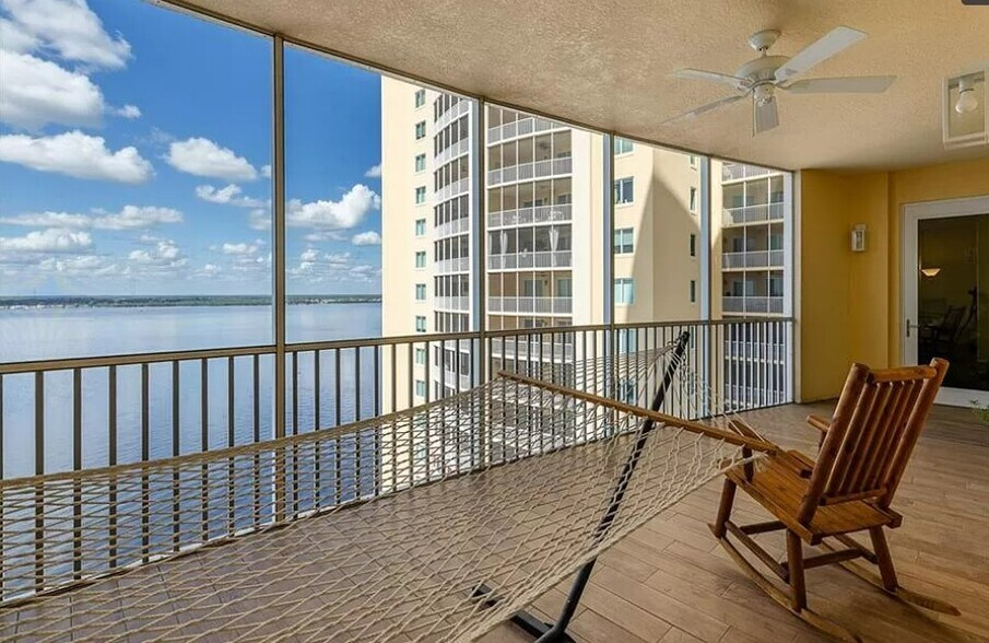 Building Photo - 2743 1st St