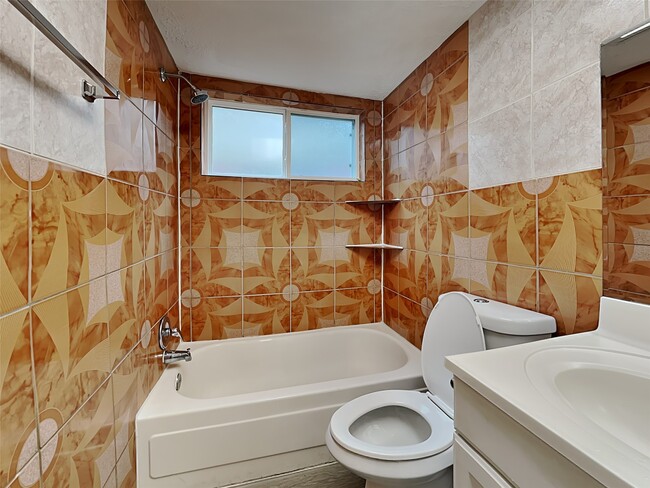 Building Photo - 8615 Riverside Walk Ln