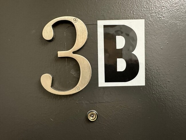 Building Photo - 332 61st St