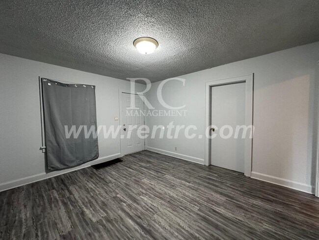 Building Photo - 21 Crawford-S