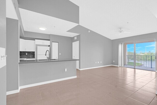 Building Photo - Modern Living in Miramar – 2 Bed/2 Bath Co...
