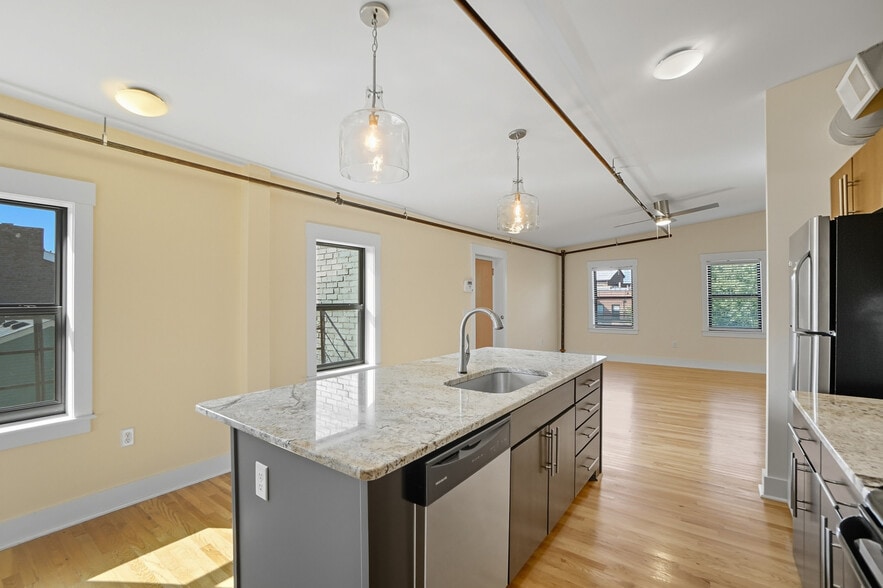 Building Photo - 1412 Republic St