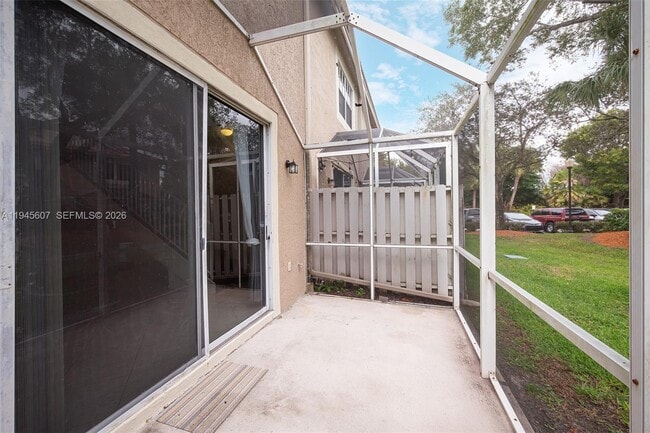 Building Photo - 1210 Sorrento Dr