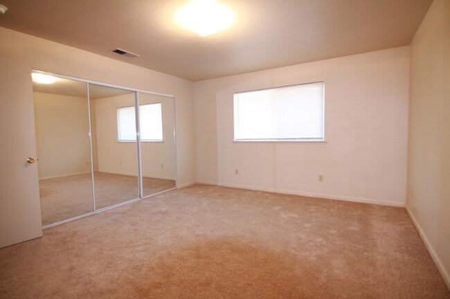 Building Photo - Beautiful Chico Home Near Baroni Park