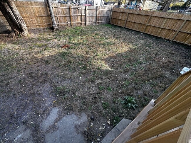 Building Photo - 2215 Lafayette St