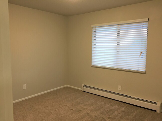 Building Photo - Long Term Rental- Dillon Valley East Q303