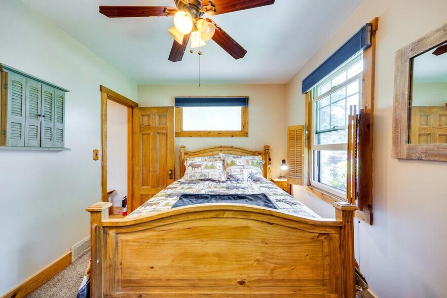 Building Photo - 619 N Corona St