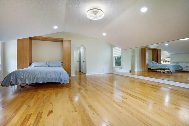 Building Photo - 1296 SE Colony Way