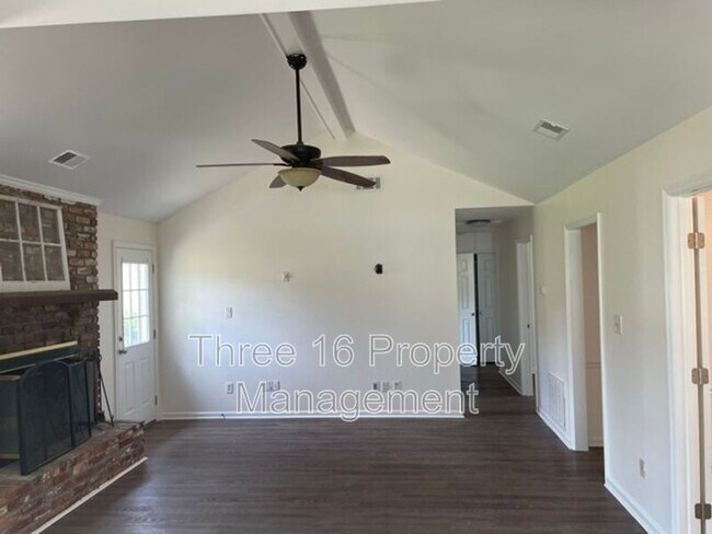 Building Photo - 4207 Fairfield Cir