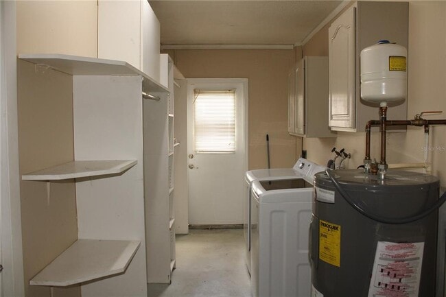 Building Photo - 4215 18th Ave Dr W