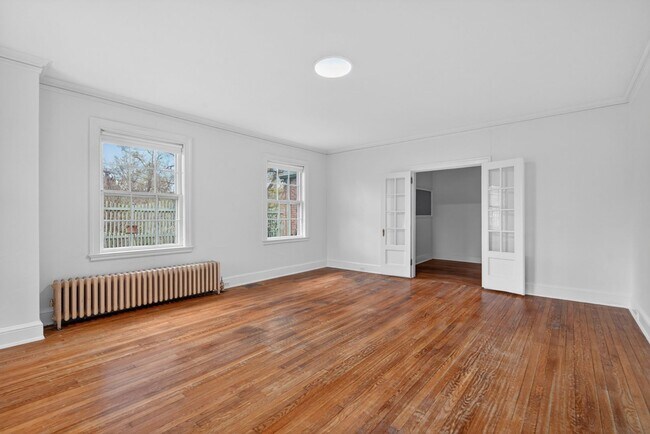 Building Photo - 1436 Acadia St