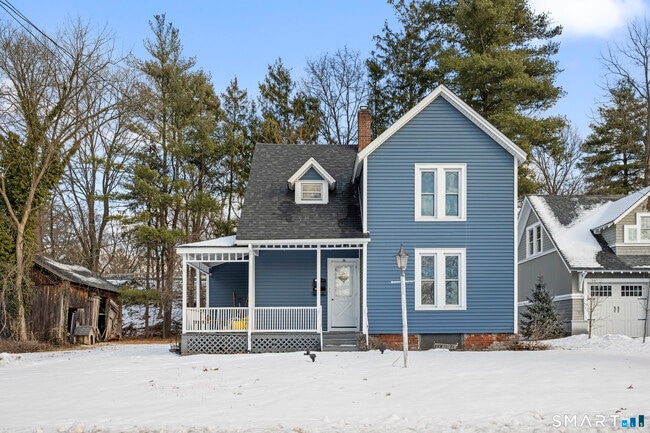 Building Photo - 33 Maple St