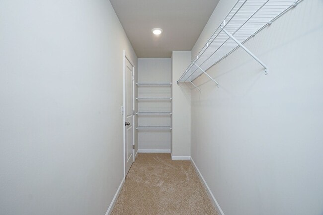 Building Photo - Lovely 3 Bed 2.5 Bath Townhome