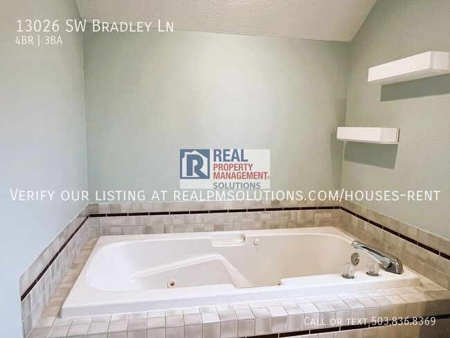 Building Photo - 13026 SW Bradley Ln