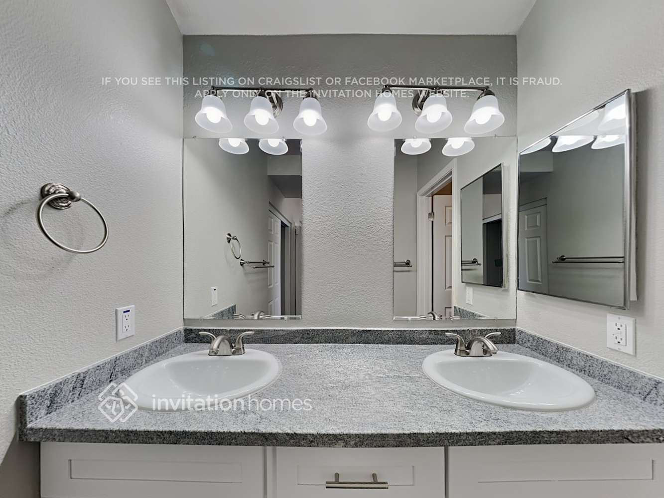 Building Photo - 8250 Lonely Hill Way