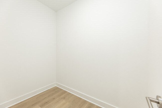 Building Photo - 30723 Grn Acrs Ct
