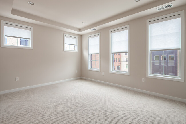 Building Photo - 1770 Violet Ridge Pl