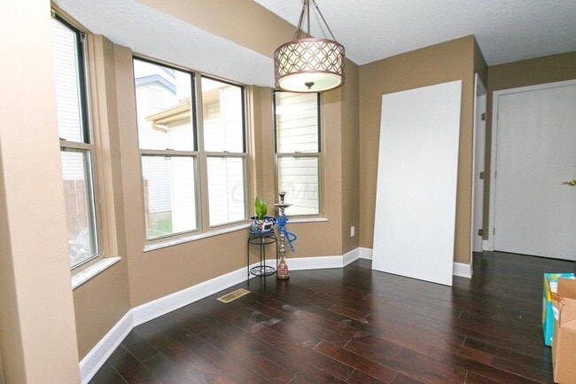 Building Photo - 1310 Abbeyhill Dr