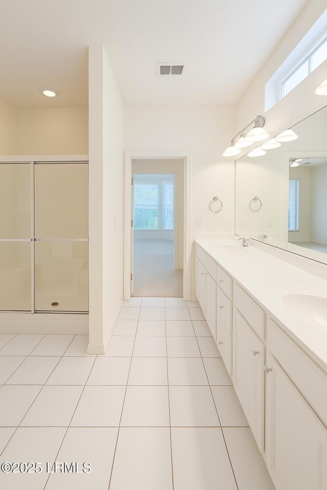 Building Photo - 1 Pomegranate Ln