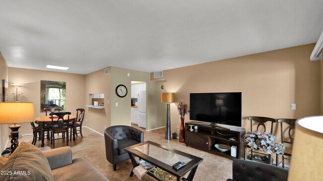 Building Photo - 8649 E Royal Palm Rd