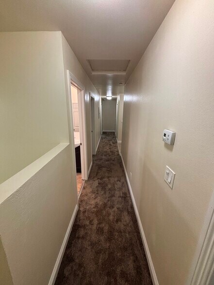 Building Photo - 206 W 105th St