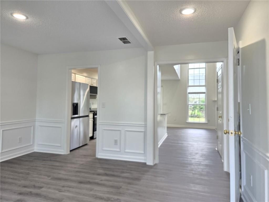 Building Photo - 4010 Ridgefair Dr